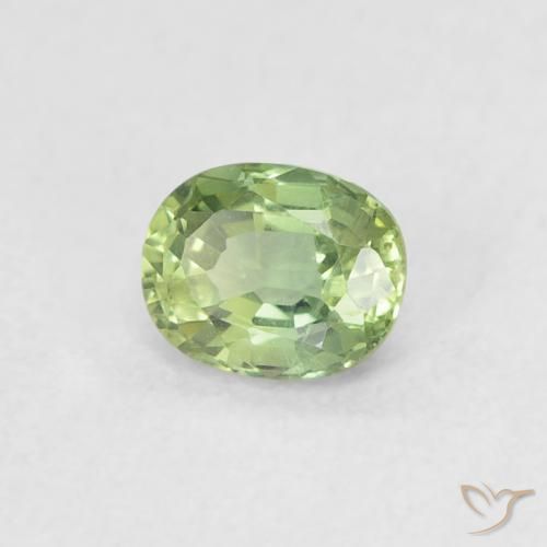 Zafiro Verde cálido natural de 0.44 ct, Ovalada, VVS-VS