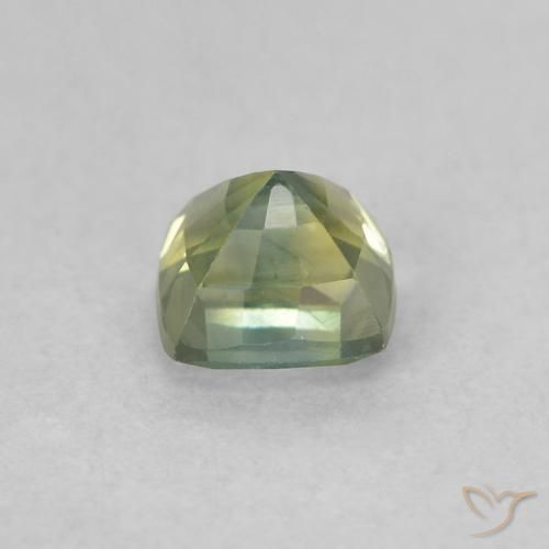 Zafiro Verde medio natural de 0.54 ct, Forma Cojín, VVS-VS