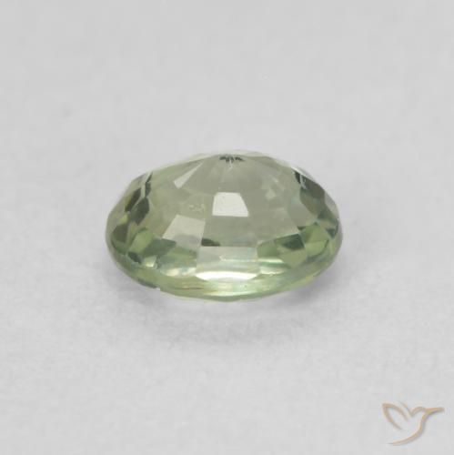 Zafiro Verde bosque natural de 0.54 ct, Ovalada, VS