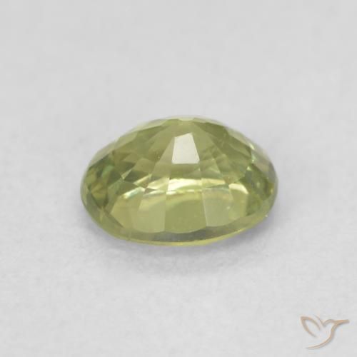 Zafiro Verde Oliva natural de 0.54 ct, Ovalada, VS