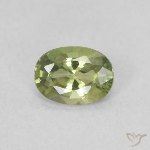 0.37ct Natural Verde Oliva Zafiro, Ovalada, VVS