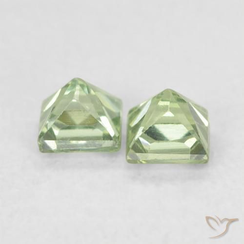 Gemas de Zafiro Verde bosque claro natural de 0.49 ct, Cuadrado, VS