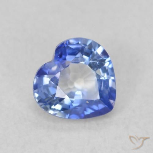 Zafiro Azul marino medio natural de 0.43 ct, Corazón, VS