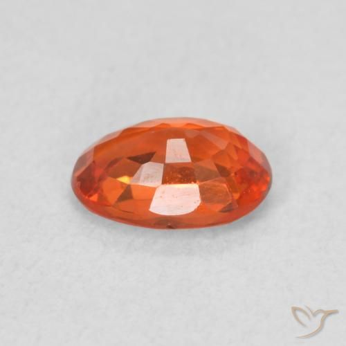 Zafiro Naranja fuego natural de 0.70 ct, Ovalada, VVS-VS