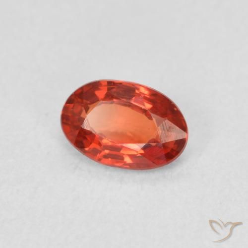 Zafiro Rojo medio natural de 0.58 ct, Ovalada, VVS-VS