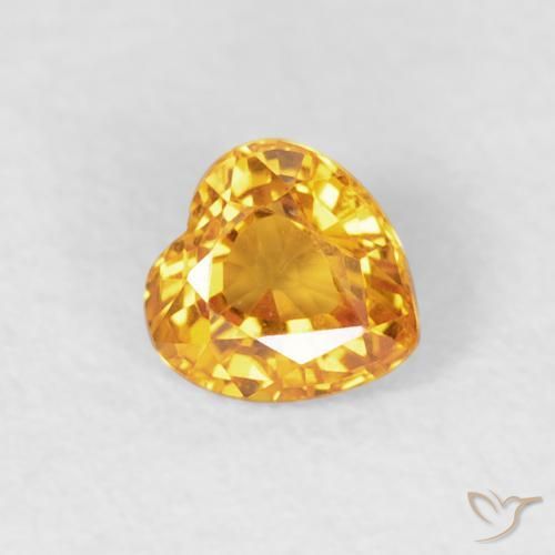 Zafiro Dorado naranja natural de 0.40 ct, Corazón, VVS-VS