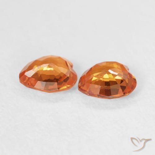 Gemas de Zafiro Naranja medio natural de 0.66 ct, Corazón, VVS-VS