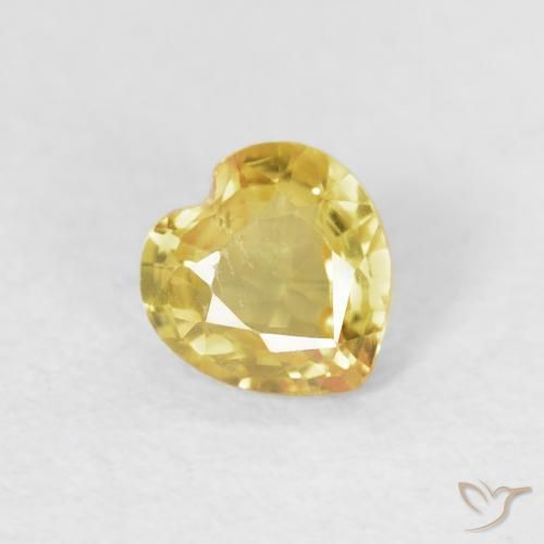 Zafiro Dorado claro natural de 0.44 ct, Corazón, VS