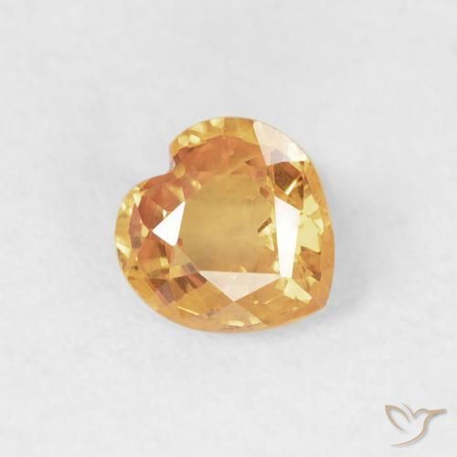 Zafiro Dorado naranja natural de 0.41 ct, Corazón, VS