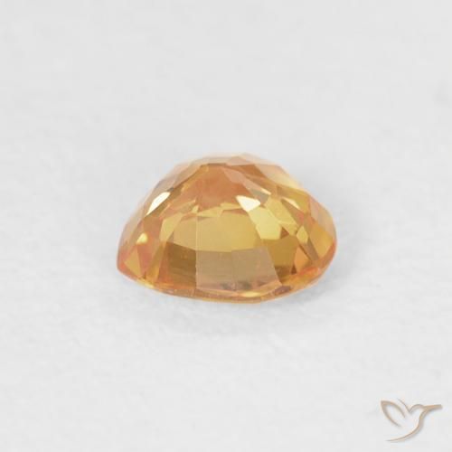 Zafiro Dorado naranja natural de 0.41 ct, Corazón, VS