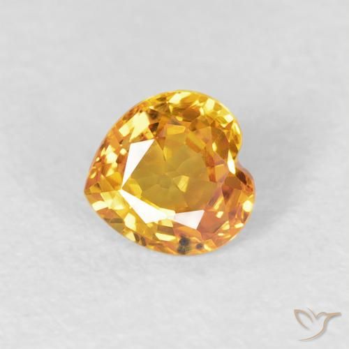 Zafiro Dorado naranja natural de 0.44 ct, Corazón, VVS