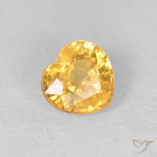 Zafiro Dorado medio natural de 0.44 ct, Corazón, VS