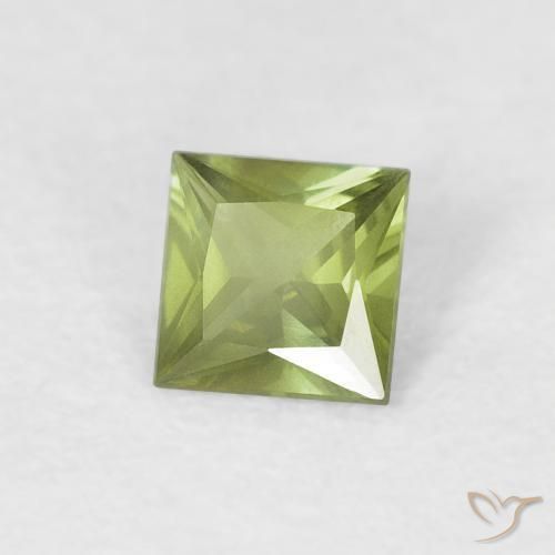 Zafiro Verde medio natural de 0.38 ct, Cuadrado, VVS-VS
