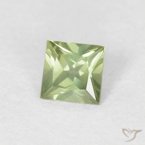 Zafiro Verde medio natural de 0.31 ct, Cuadrado, VVS-VS