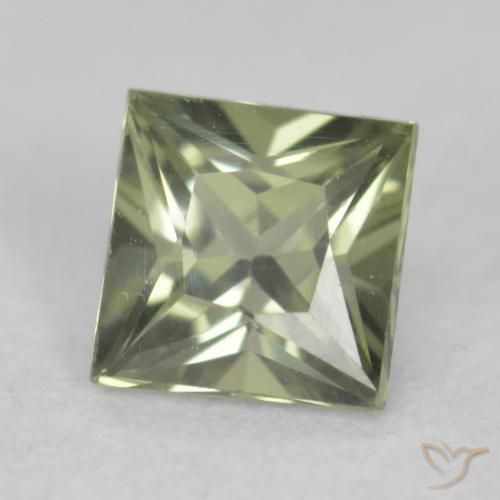 Zafiro Verde bosque claro natural de 0.31 ct, Cuadrado, VVS