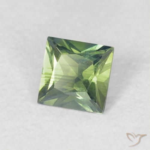 Zafiro Verde amarillento natural de 0.35 ct, Cuadrado, VVS-VS