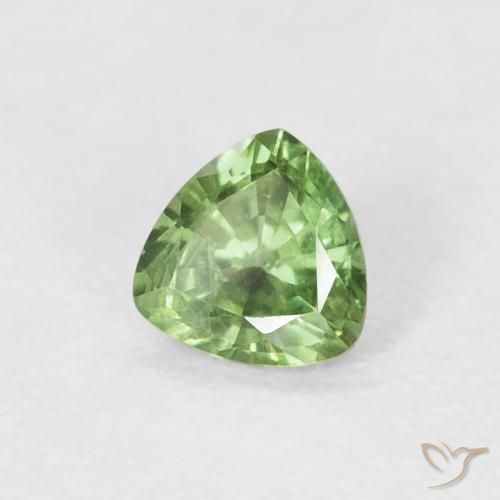 Zafiro Verde medio natural de 0.41 ct, Trillón, VS
