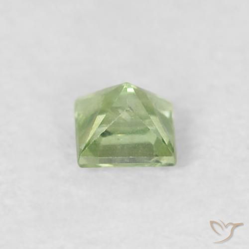 Zafiro Verde amarillo claro natural de 0.18 ct, Cuadrado, VS