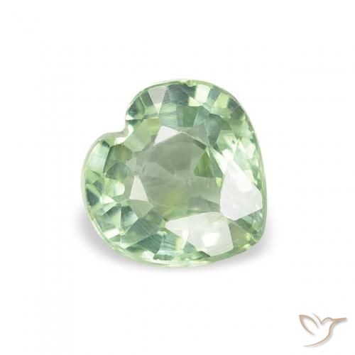 Zafiro Verde bosque claro natural de 0.67 ct, Corazón, VS
