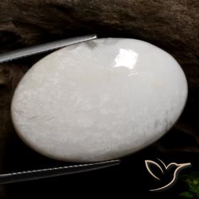 Escolecita Blanco claro natural de 26.64 ct, Ovalada, Opaco