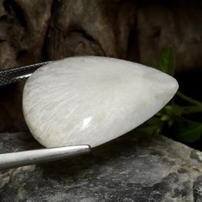 Scolecita blanco natural de 21,19 ct, en forma de pera, opaco