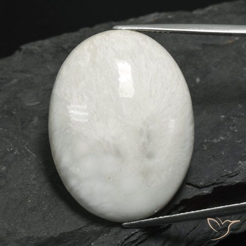 27.94ct Natural Blanco grisáceo claro Escolecita, Ovalada, Opaco