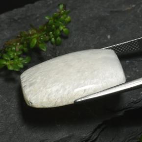Scolecita blanco natural de 17,38 ct, forma elegante, opaco