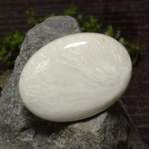 Escolecita Blanco cálido natural de 31.41 ct, Corte Óvalo, Opaco