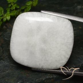 Escolecita Blanco cálido natural de 27.39 ct, Forma Cojín, Opaco