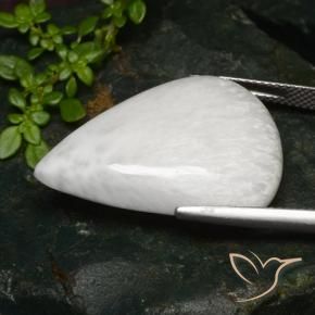 Escolecita Blanco claro natural de 20.87 ct, En forma de pera, Opaco