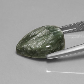 Serafinita verde natural de 8,63 ct, en forma de pera, opaco