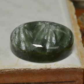 Serafinita verde natural de 9,70 ct, corte óvalo, opaco