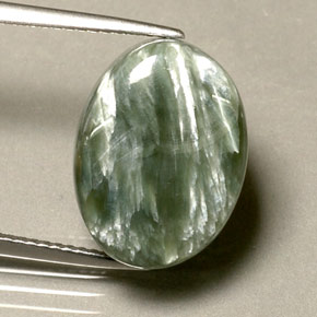 Serafinita verde natural de 10,63 ct, corte óvalo, opaco