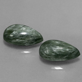 Gemas de serafinita verde natural de  ct, en forma de pera, opaco
