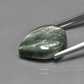 Serafinita verde natural de 8,33 ct, en forma de pera, opaco