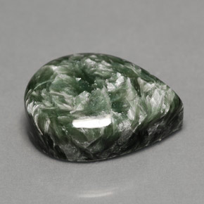 Serafinita verde natural de 8,33 ct, en forma de pera, opaco