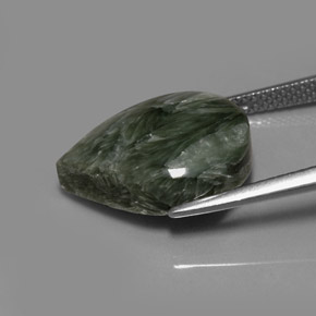 Serafinita verde natural de 8,01 ct, en forma de pera, opaco