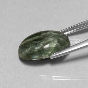 Serafinita verde natural de 4,57 ct, corte óvalo, opaco