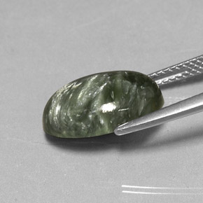 Serafinita verde natural de 4,87 ct, corte óvalo, opaco