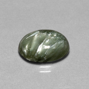 Serafinita verde natural de 4,86 ct, corte óvalo, opaco
