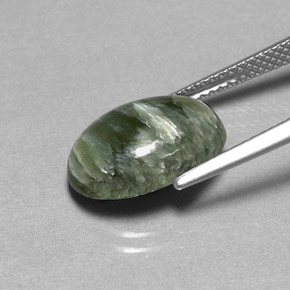 Serafinita verde natural de 4,60 ct, corte óvalo, opaco