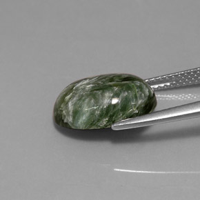 Serafinita verde natural de 4,80 ct, corte óvalo, opaco