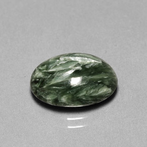 Serafinita verde natural de 5,05 ct, corte óvalo, opaco