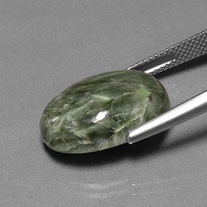 Serafinita verde natural de 10,69 ct, corte óvalo, opaco