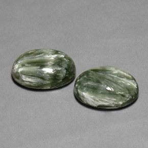 Gemas de serafinita verde natural de  ct, corte óvalo, opaco