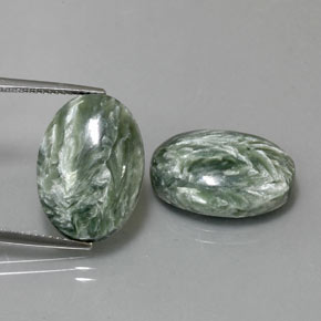 Gemas de serafinita verde natural de  ct, corte óvalo, opaco