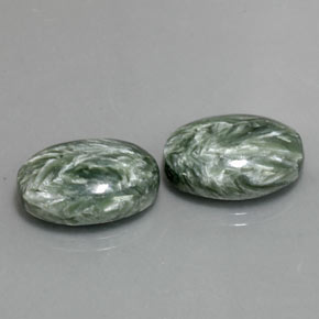 Gemas de serafinita verde natural de  ct, corte óvalo, opaco