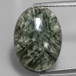Serafinita verde natural de 9,70 ct, corte óvalo, opaco