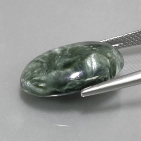 Serafinita verde natural de 8,27 ct, corte óvalo, opaco