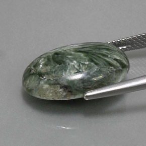 Serafinita verde natural de 8,69 ct, corte óvalo, opaco